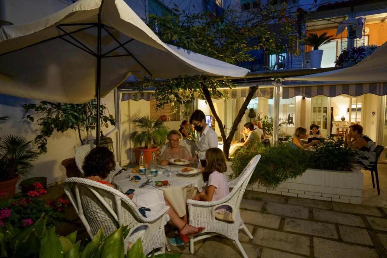 Hotel Ausonia Фоллоника Экстерьер фото