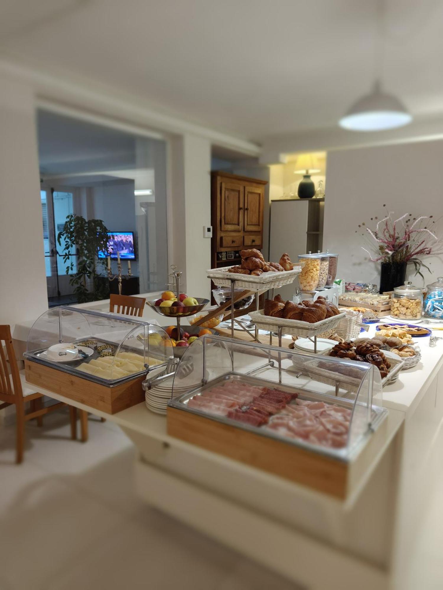 Hotel Ausonia Фоллоника Экстерьер фото