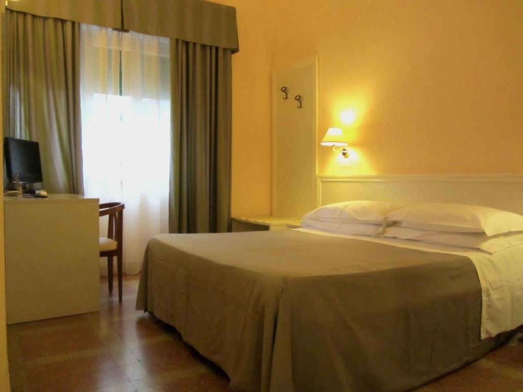 Hotel Ausonia Фоллоника Номер фото